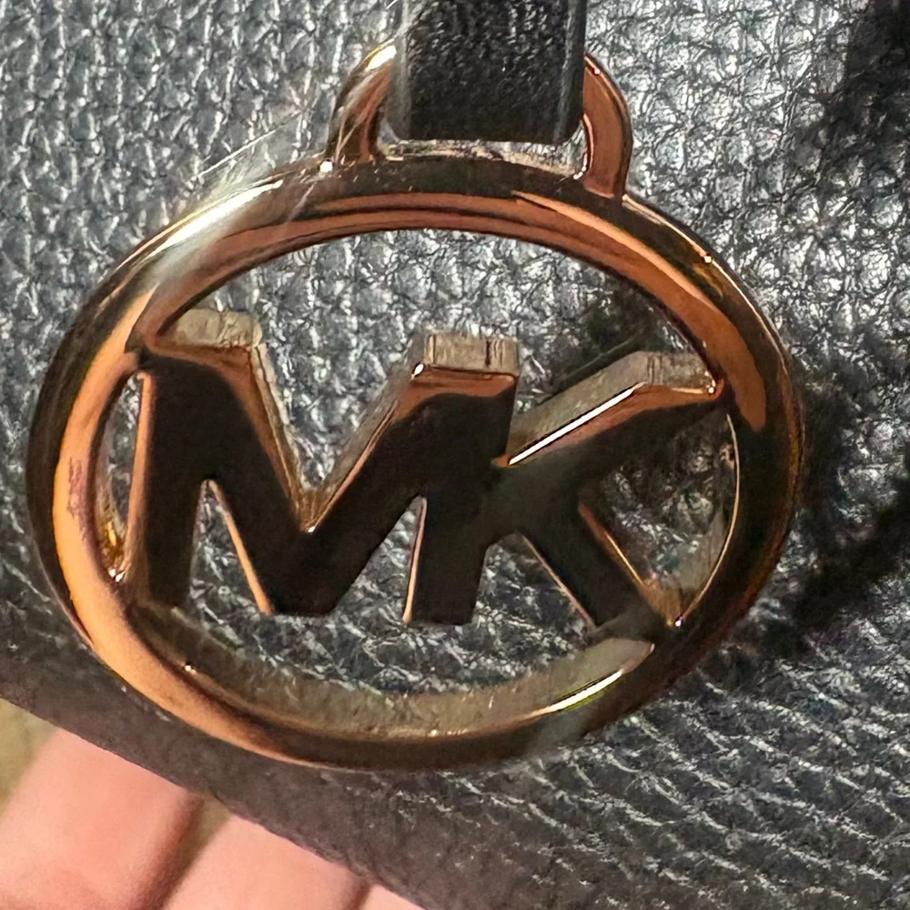 Michael Kors Kiri Small Dome Satchel in Black